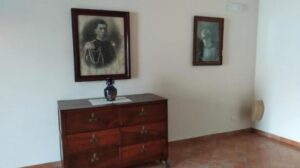 Comò e ritratti di famiglia – Palazzo Scelzi, Aliano